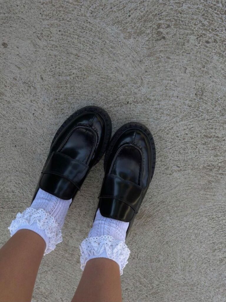 do you wear loafers with socks